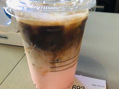 珞珈樱花拿铁-瑞幸咖啡(大冲商务中心C座店)