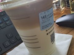-瑞幸咖啡(凯德虹口龙之梦店)
