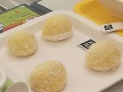 椰汁糯米糍-满记甜品(巴黎春天宝山店)