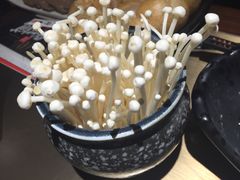 金针菇-左庭右院鲜牛肉火锅(新梅广场店)