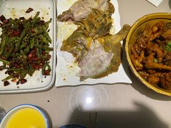 -老码头黑皮肘子锅包肉(赣水路店)