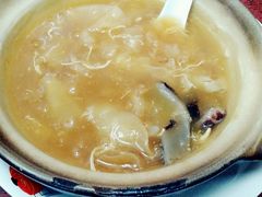 海參花膠煲仔翅-添發碗仔翅美食