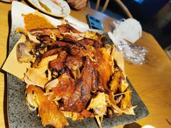 坑烤大公鸡-民窑私烤土窑坑烤大公鸡