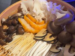 -尚尚仙·酸汤猪手·猪肚鸡火锅(华联万柳购物中心店)