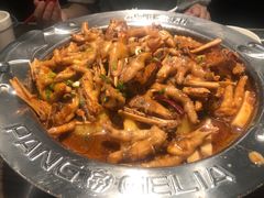 鸡爪煲-胖哥俩肉蟹煲(湖滨银泰in77店)