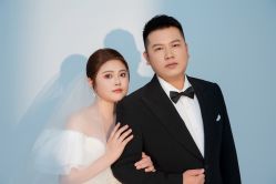 -雪中彩影婚纱摄影·微光艺术中心