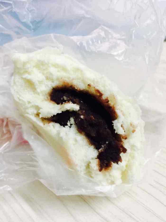 柳泉居豆沙包(平安里店)-"小小的店面,有时要排个队.豆沙包的味道不.