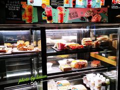 面包甜点陈列柜-星巴克(深圳梅林虹湾店)