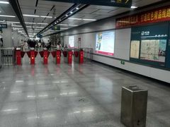 -体育场(地铁站)