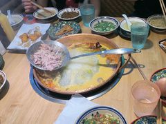 -洱火云南酸菜牛肉火锅(石景山当代商城店)