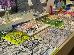 -天空之镜眼镜店蔡司依视路配镜授权零售店(望京颐堤港店)