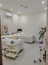 -苗方清颜专业祛痘·皮肤管理