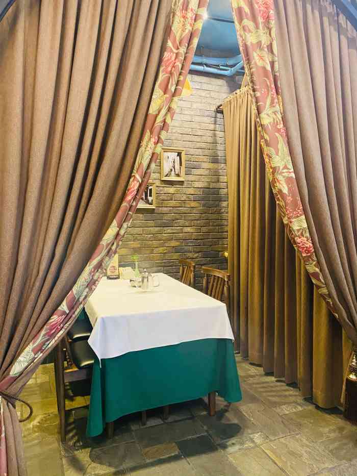 阿九餐创空间-"环境还不错,菜品算是高档吧,价位偏高,服.