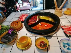 -巴卤社老火锅(财富店)