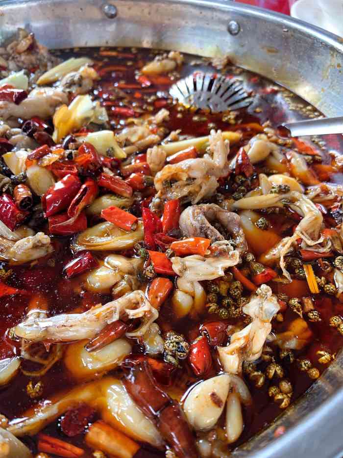 蛙将军美蛙耗儿鱼-"六个人点了三斤耗儿鱼四斤美蛙加了四份素菜.