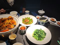 -凤凰湘语·平价海鲜餐厅(浦东旗舰店)