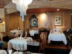 -火车头法国西餐厅