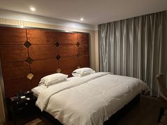 -汀洲酒店(苏州奥体中心地铁站店)