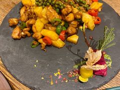 浇汁凤梨鸡肉-甜阿姨·天台花园私房菜(万松园店)