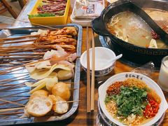 鸳鸯锅-碟滋味牛肉串串香火锅(田盛街店)