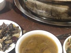 -东巴谷野生菌火锅餐厅
