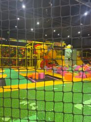 -蹦蹦跳跳(新奥购物中心店)