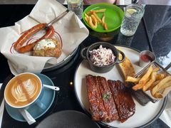 -BOURBON 玻本美式餐厅酒吧(虹桥新天地店)