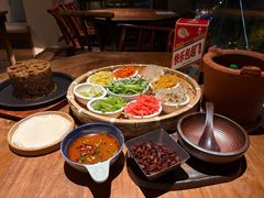 -包整·丝娃娃(一览甲秀楼风景店)