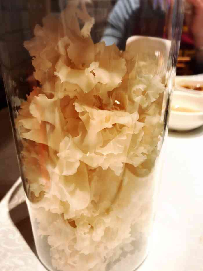 巴奴毛肚火锅(濮阳环球港店)-"在广东大家都吃海底捞的服务,贤合庄的