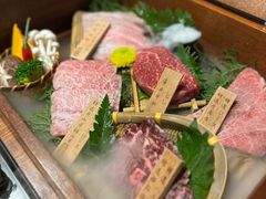 -山川小町·极番烧肉(新地假日广场店)