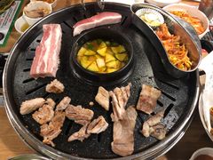 -江南猪肉商会无限续吃(弘大店)