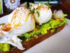 牛油果温泉蛋吐司-O'mills Sourdough Bakery&Bistro(永嘉路店)