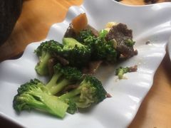 -新大咀港式茶餐厅(宝山万达店)