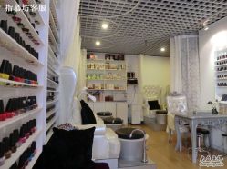 指慕坊SOHO店欧式白色内景-指慕坊美甲造型