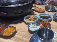 -汉城烤肉·黑金冠(华山路店)