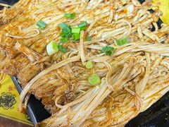 -老街烧烤大排档·地道湖北菜·龙虾馆(汉口火车站店)