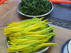 -三锅莊·牦牛肉火锅·香格里拉特色藏餐宴请餐厅(菱角塘路店)