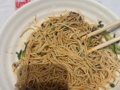 -肥肥虾庄·金牌油焖大虾(汉街SKP店)