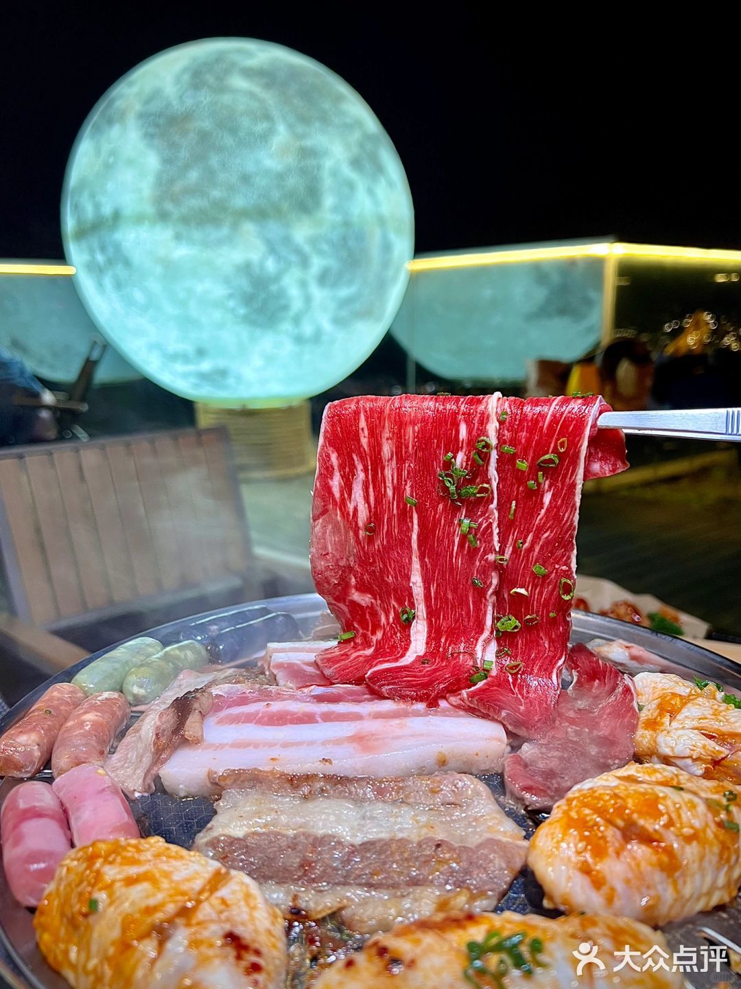 鹅岭二厂观景烤肉，倚月扶栏看秋水揽星河