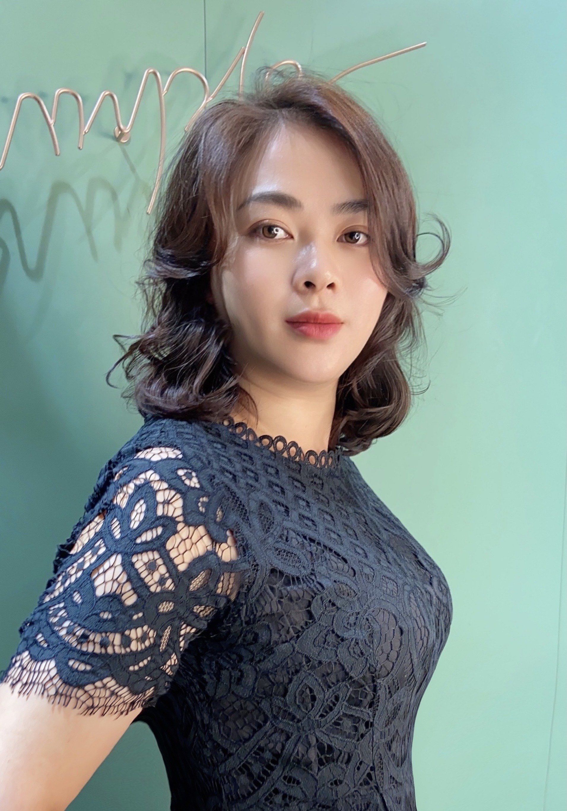 适合发量少,头顶贴的女生