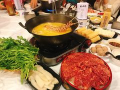 -鲜入围煮花胶鸡海鲜火锅