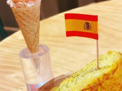 牛油果鲜虾筒-tapas by dos cielos西班牙餐厅(重庆光环购物公园店)