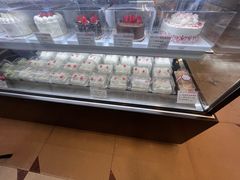 -红宝石·鲜奶小方·海派西点房(南丹店)