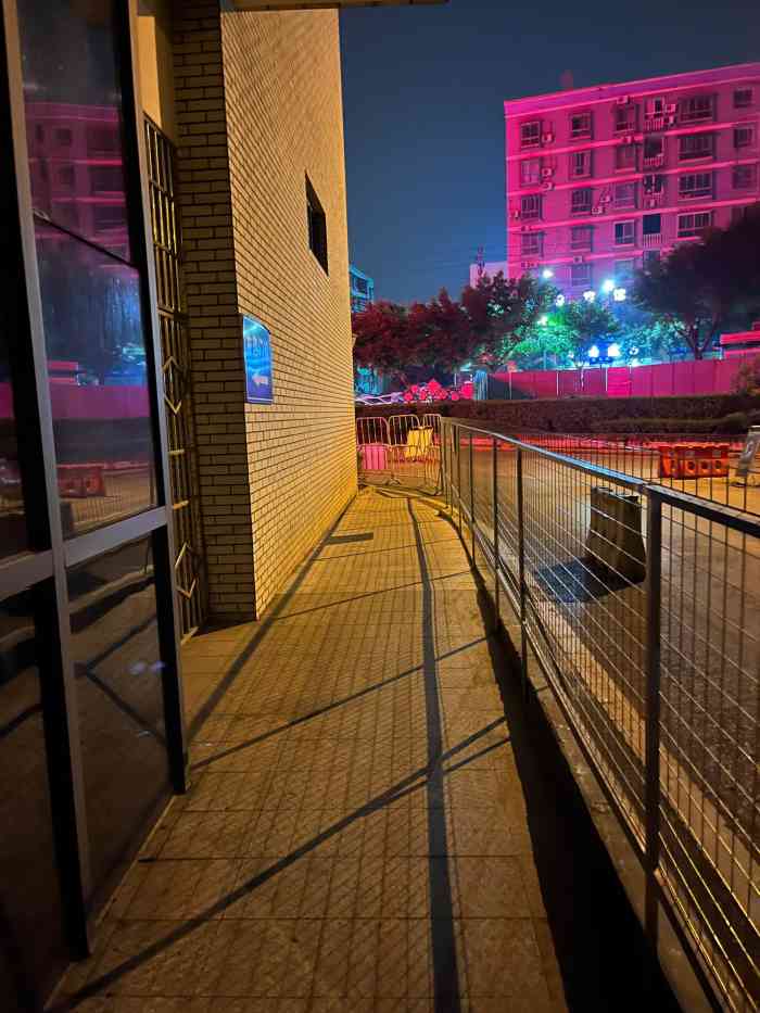 沙坪坝区陈家桥医院-"其他科室没有去过,就有一次晚上挂急诊打过.