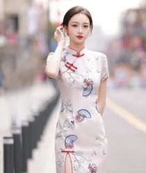 -租旗袍租礼服馆