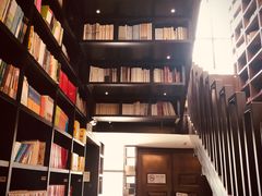 -钟书阁(松江泰晤士小镇店)