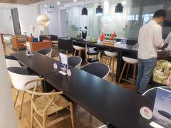 -杭州中沃沃尔沃4S店(滨江区店)