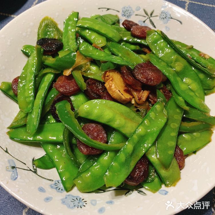 五分钟一道菜🍥| 香椿炒蛋+荷兰豆炒腊肠