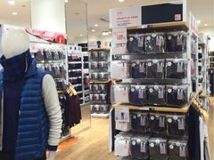 -优衣库(银川新华百货CCMall店)