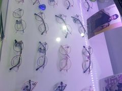 -提一眼镜·蔡司·依视路(小寨店)